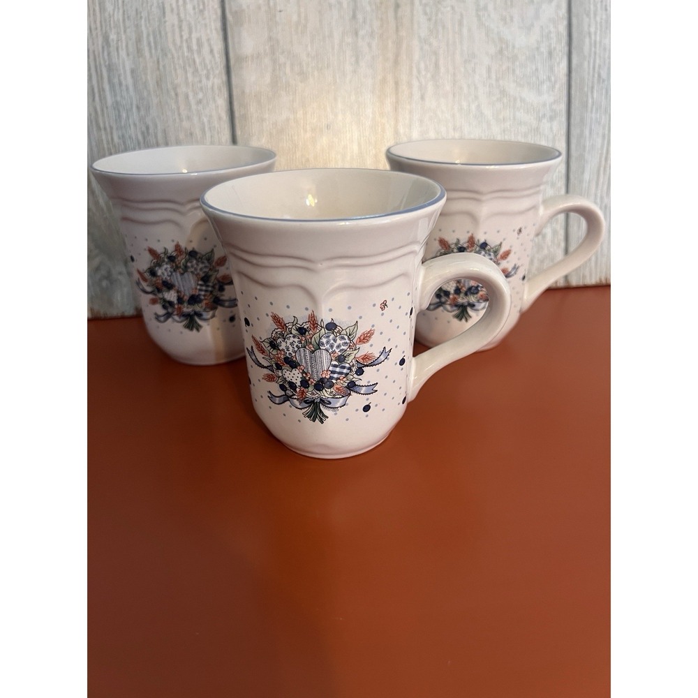 Set of 3 Blueberry Hearts Tabletops Unlimited Beverage‎ Coffee Mugs 1980's Decor